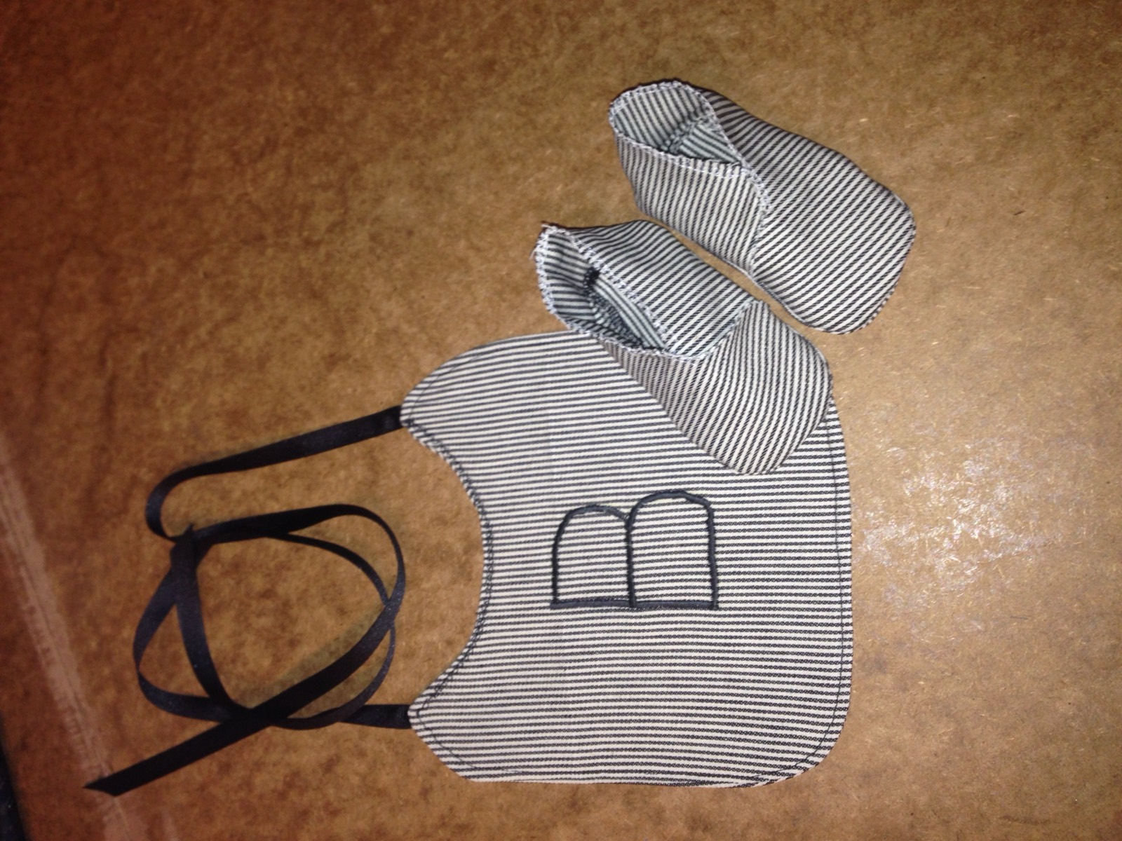 Bib and booties for baby